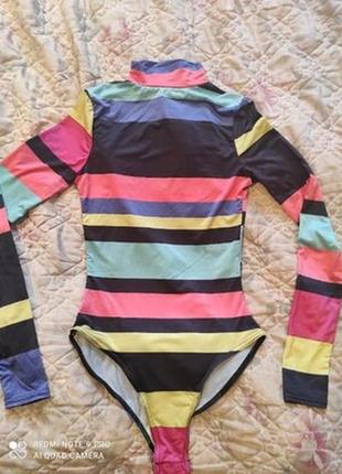 Суперский боди гольф водолазка в разноцветные полоски.