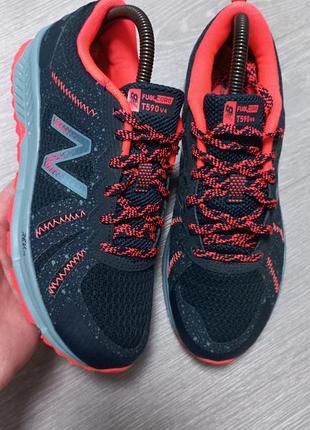 Женские кроссовки new balance