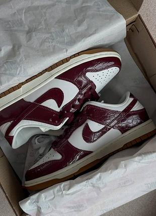 Sb dunk burgundy croc