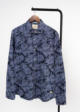 Стильна, чоловіча сорочка від scotch & soda з виразним, флористичним принтом у синіх відтінках