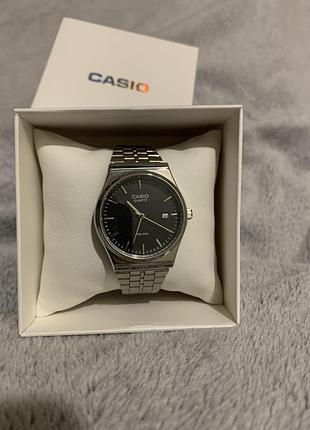 Годинник casio
