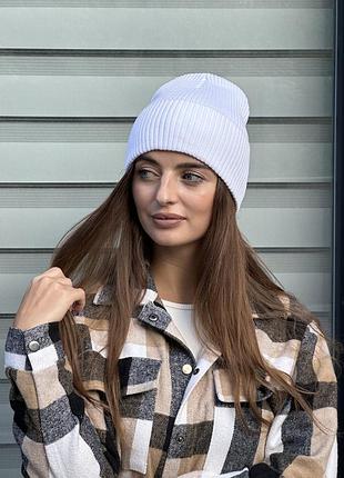 Шапка жіноча базова демісезонна в рубчик fero біла
