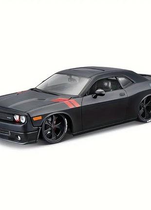 Колекційна модель автомобіля dodge challenger srt 1:24
