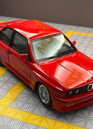 Коллекционная модель автомобиля bmw m3 1:24, открывающиеся двери и капот красный