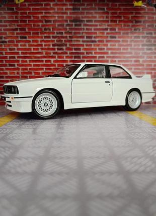 Модель автомобіля bmw m3 e30 1:24