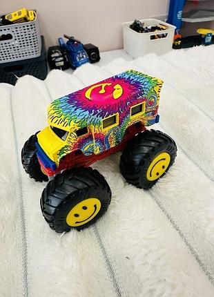 Автомодель hot wheels monster trucks 4