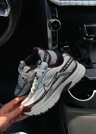 Nike initiator premium 10