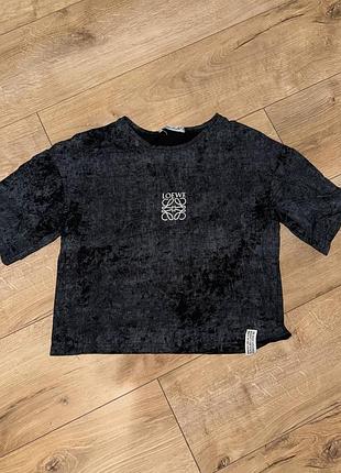 Черная футболка