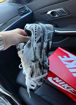 Nike initiator white black