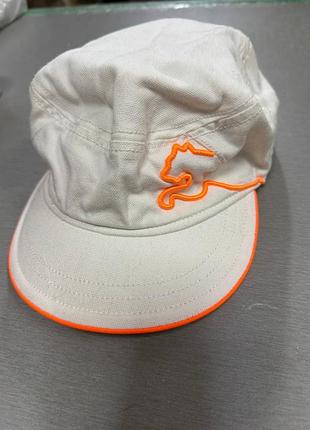 Біла кепка бренду puma моделі vintage low curve caр