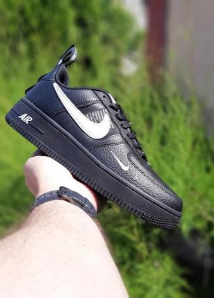 Классные женские кроссовки nike air force 1 lv8 чёрные с белым1 фото