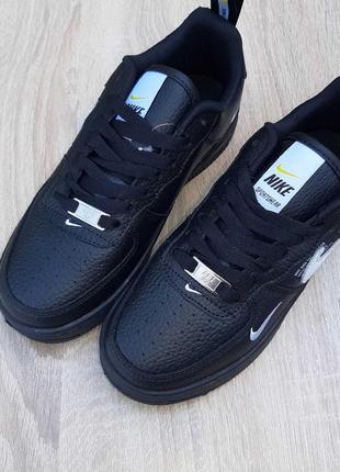 Классные женские кроссовки nike air force 1 lv8 чёрные с белым7 фото