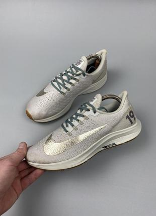 Жіночі спортивні кросівки nike pegasus premium в гарному стані. сірого кольору, оригінал 39/24,5-25 см