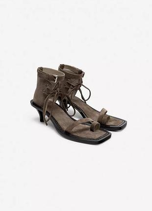 Кожаные босоножки на каблух - the item zara woman
