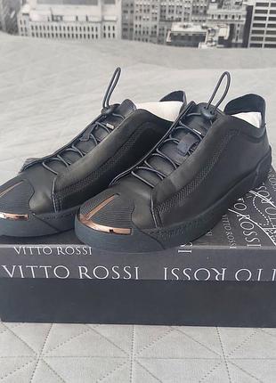 Продам повседневные кожаные кеды vitto rossi.