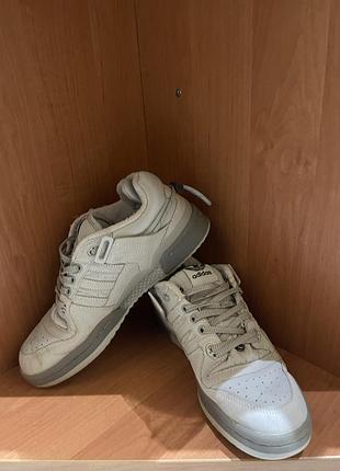 Кросівки adidas