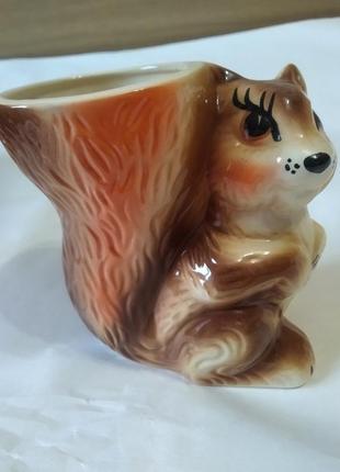 Вазон для маленького цветка, сова и белка