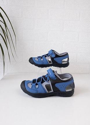 Босоножки для парней geox vaniett boy. j455xa закрытые дышащая подошва