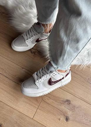 Женские кроссовки nike sb dunk low summit white plum chalk / smb+ 🔗