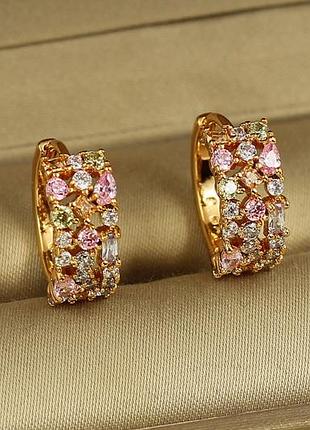 Серьги xuping jewelry фиерия с разноцветными камнями 1,5 см золотистые love-shopping