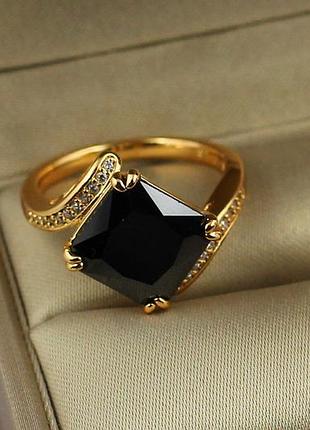 Кольцо xuping jewelry черный квадрат р 17 золотистое love-shopping