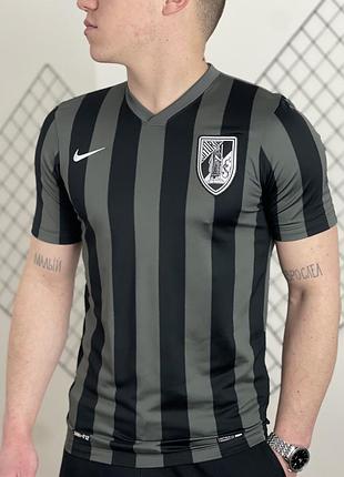 Чорна сіра спортивна футбольна футболка nike dri fit в смужку з логотипом , форма