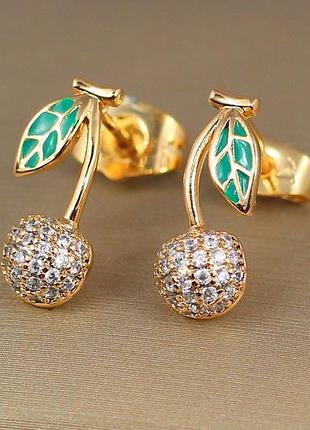 Серьги гвоздики xuping jewelry вишенка с зеленым листочком 1,5 см золотистые love-shopping