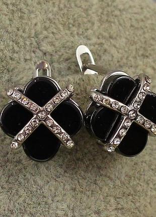 Серьги xuping jewelry клевер с камнями накрест с черной керамикой 1.3 см серебристые love-shopping