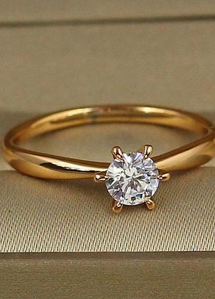Кольцо xuping jewelry камень в шестигранной оправе 5 мм р 19 золотистое love-shopping