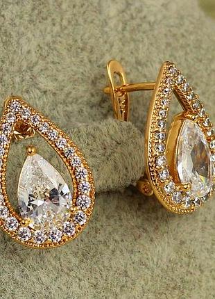 Серьги xuping jewelry капля с белым камнем в окантовке 1,8 см золотистые love-shopping