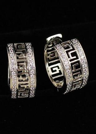 Серьги xuping jewelry с греческим узором по краям дорожки из камешков 1.8 см серебристые love-shopping