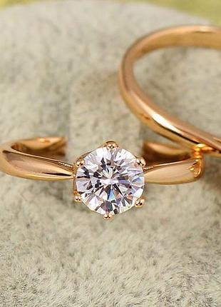 Кольцо xuping jewelry тонкое с камнем на высокой ножке р 19 золотистое love-shopping