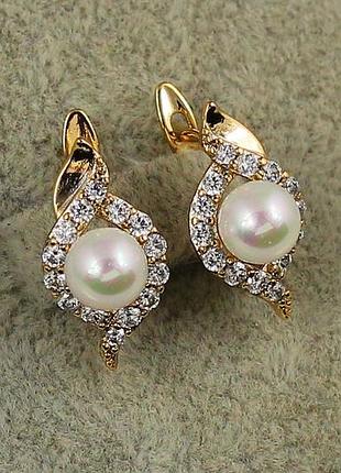 Сережки xuping jewelry набуття з перлинами 1,7 см золотисті love-shopping