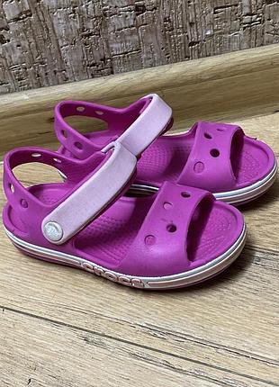 Crocs босоножки для маленькой модницы