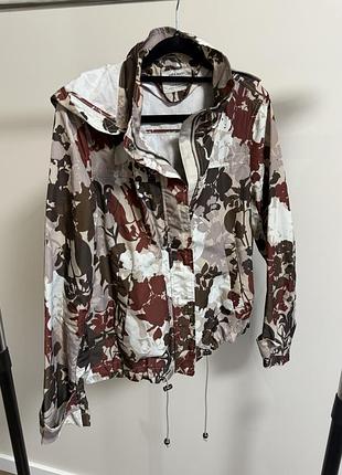Жіноча вітровка zara