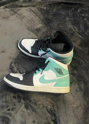 Nike air jordan 1 mid 2