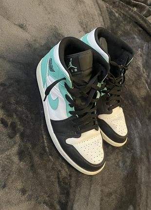 Nike air jordan 1 mid