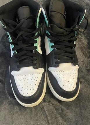 Nike air jordan 1 mid 4