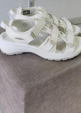 Женские сандалии keen