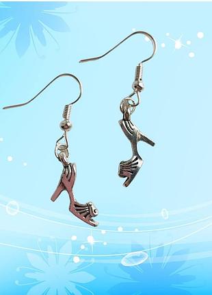 Серьги из металла туфельки