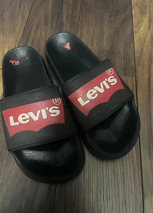 Шлепки levi’s