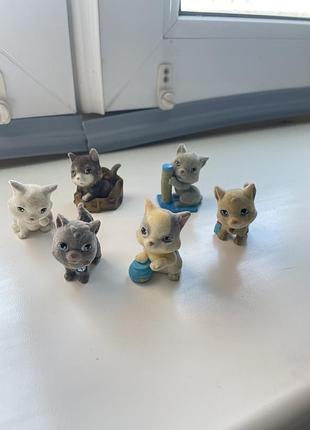 Бархатные фигурки котят