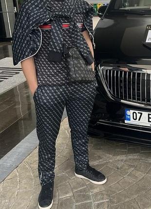 Оригінальний спортиний чоловічий костюм guess, чорний з логотипом guess розмір «s»