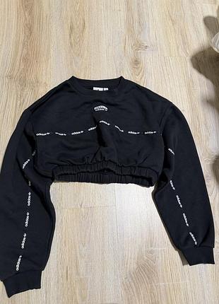 Толстовка вкорочена adidas