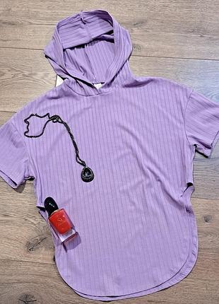 стильная лавандовая футболка-худи в рубчик от shein