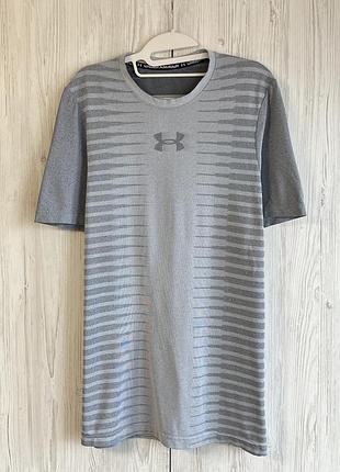 Футболка under armour
