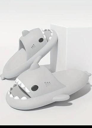 Шлепки акулы feslishoet shark slippers soft beach 40-41 сірі