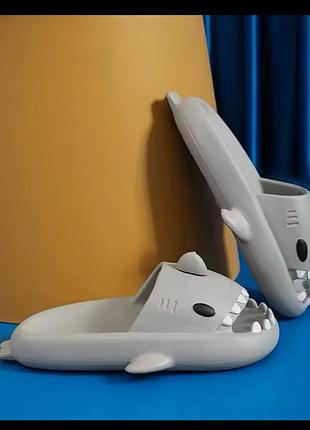 Feslishoet shark slippers soft beach шлепки акулы 42-43