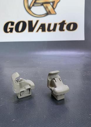 Держатель/ фиксатор солнцезащитного козырька subaru outback legacy 03-09