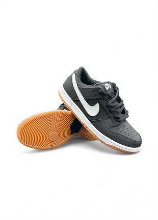 Nike sb dunk low black white 8